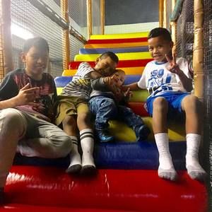 Meet your Posher, Cherita